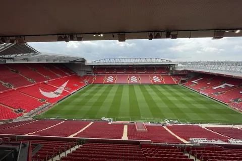 Liverpool v Arsenal team news: Saka, Madueke, Szoboszlai