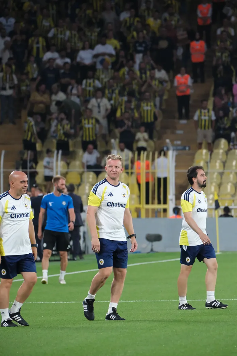 Dirk Kuyt with Fenerbahçe in August 2026